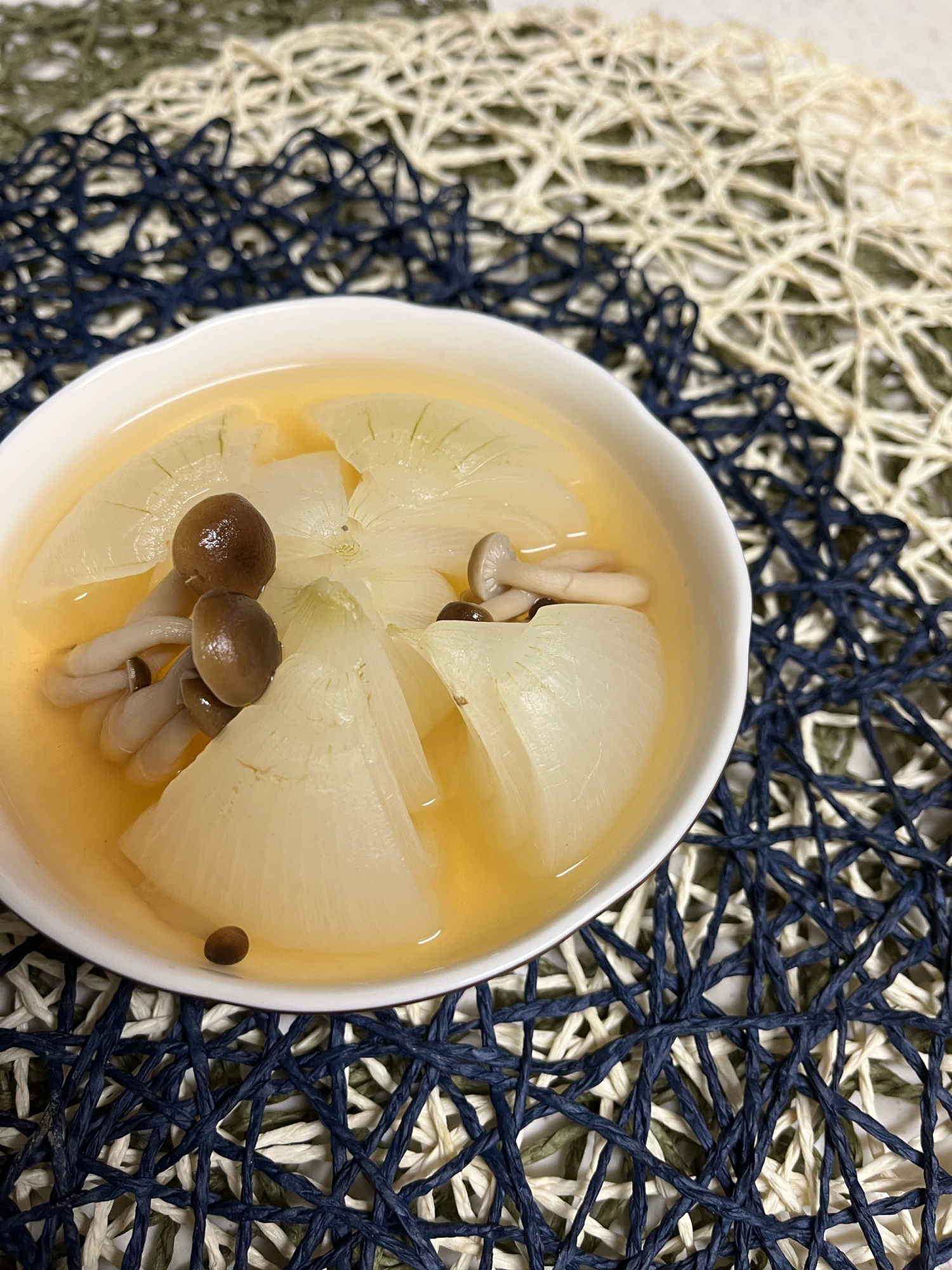 まるごと玉ねぎ♬とろとろなオニオンスープ