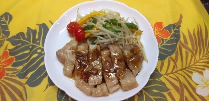 簡単で美味しいポークソテーが食べたくて色々探してこちらのレシピで作りました。ニンニクソースがとっても美味しくて暑い夏を乗り切るパワーをいただきました。