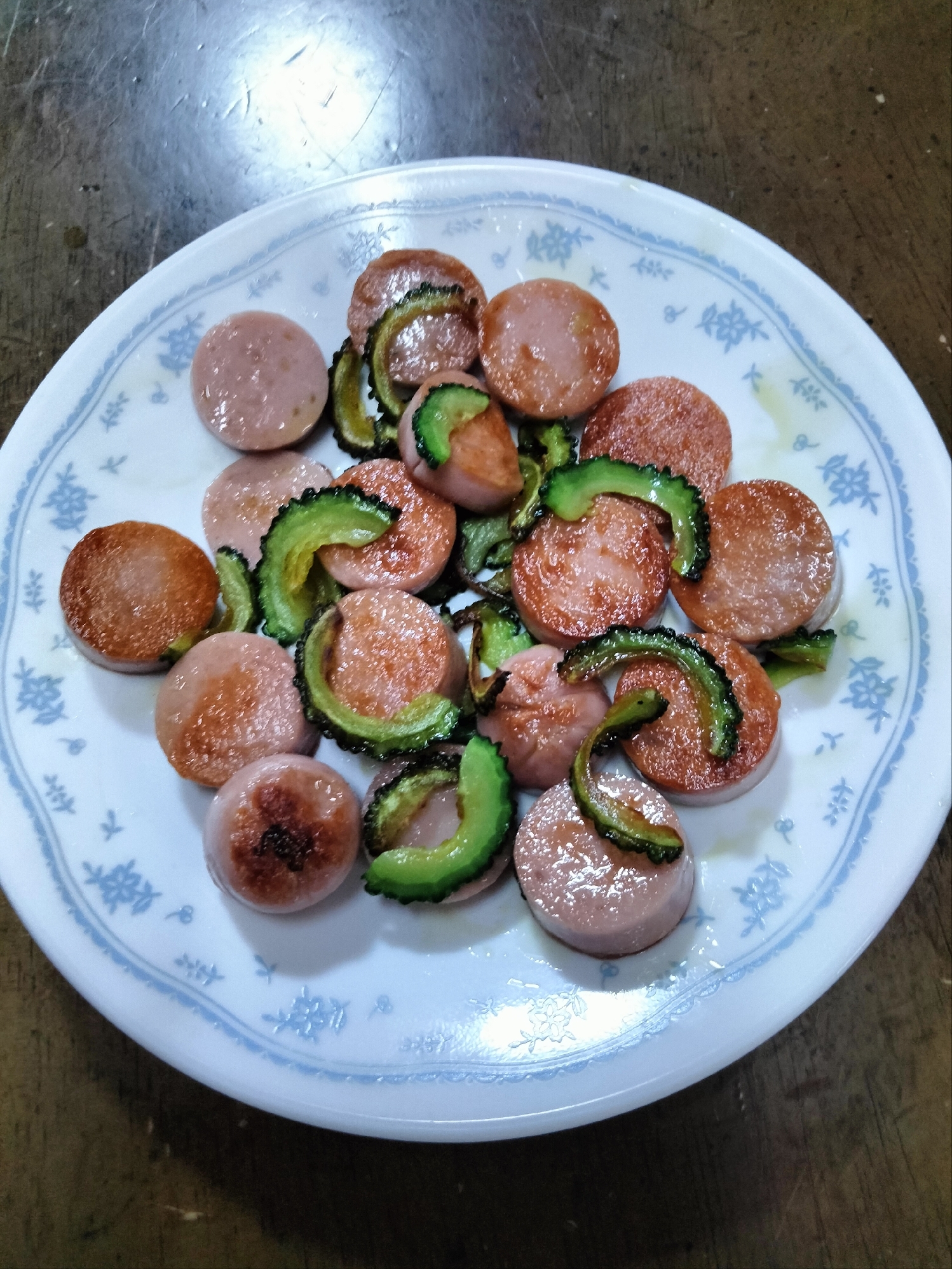魚肉ソーセージとゴーヤのバター炒め