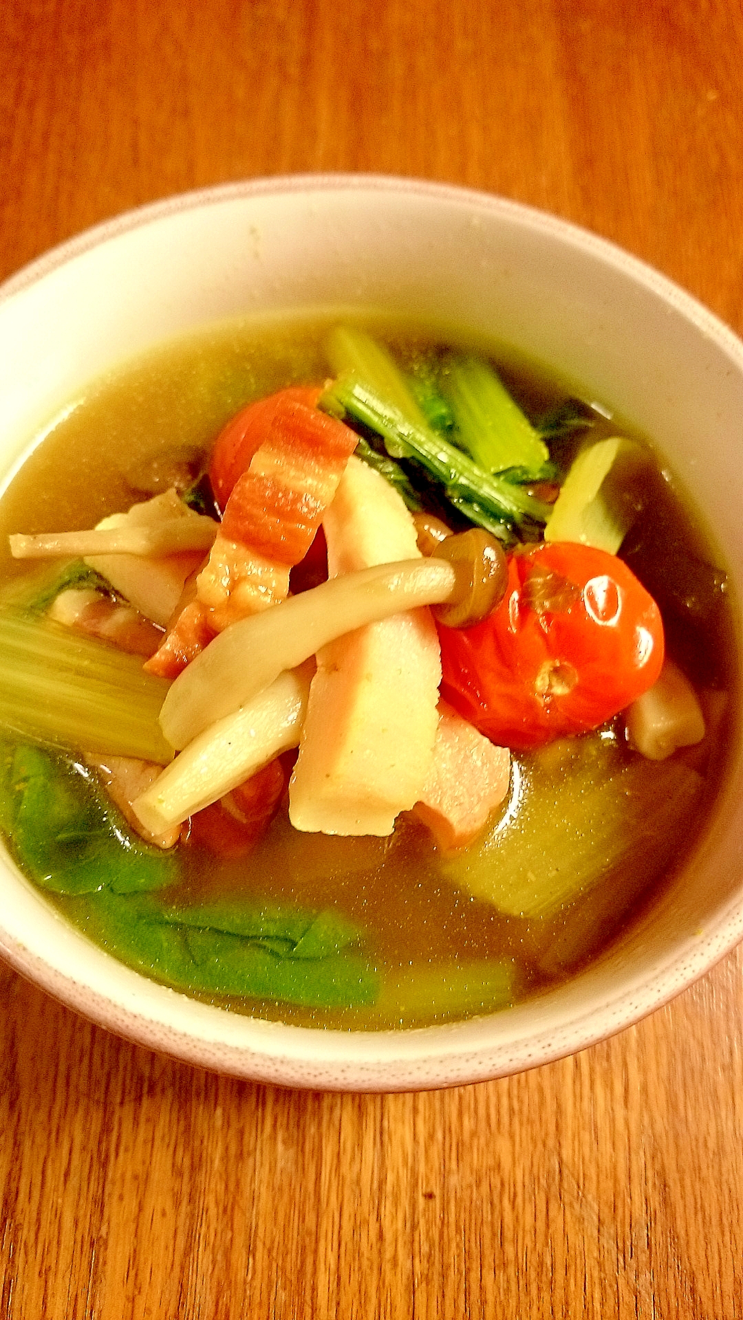 小松菜とシメジのカレースープ