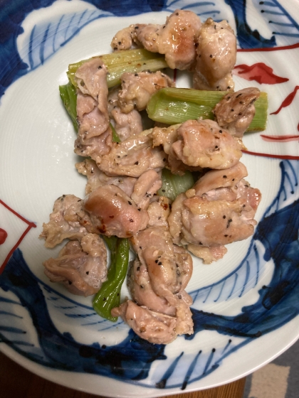 簡単おつまみ！鳥もも肉とネギ炒め