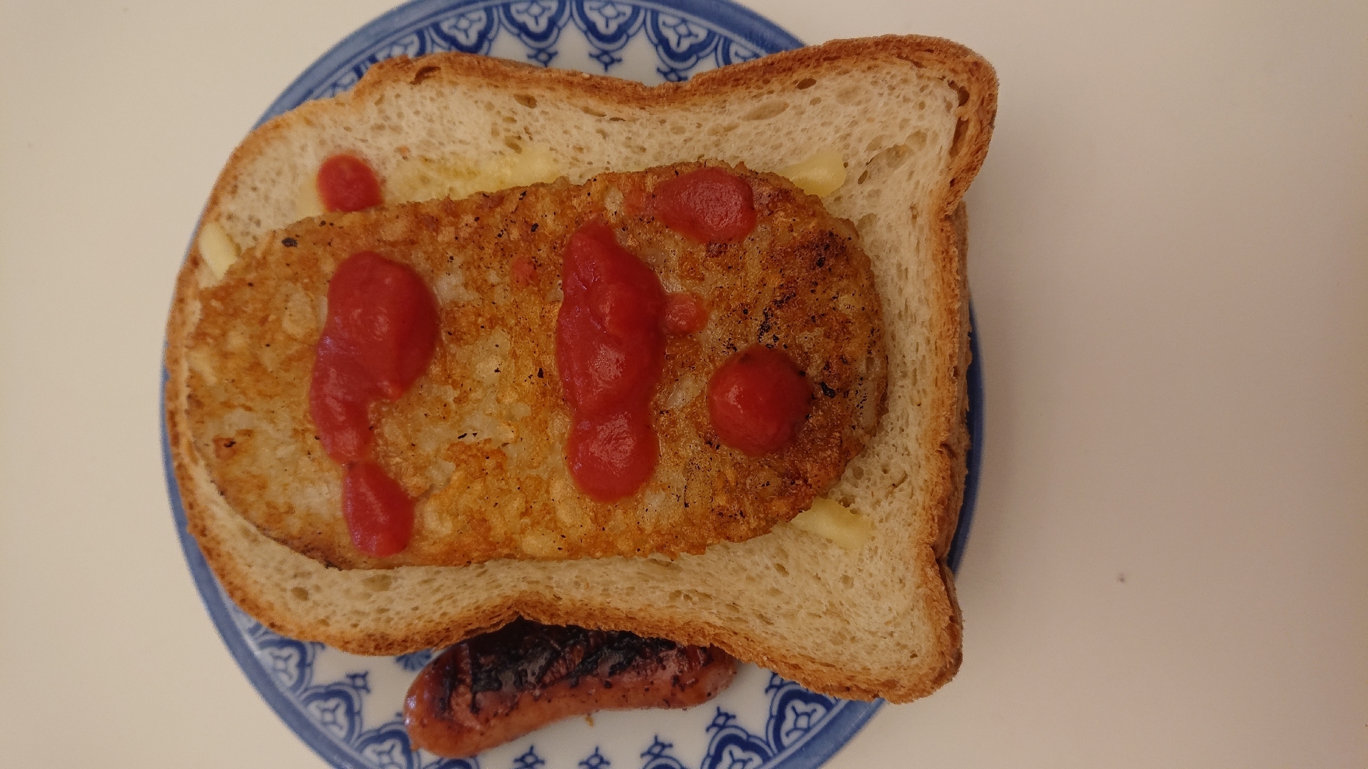 ハッシュドポテトのチーズトースト