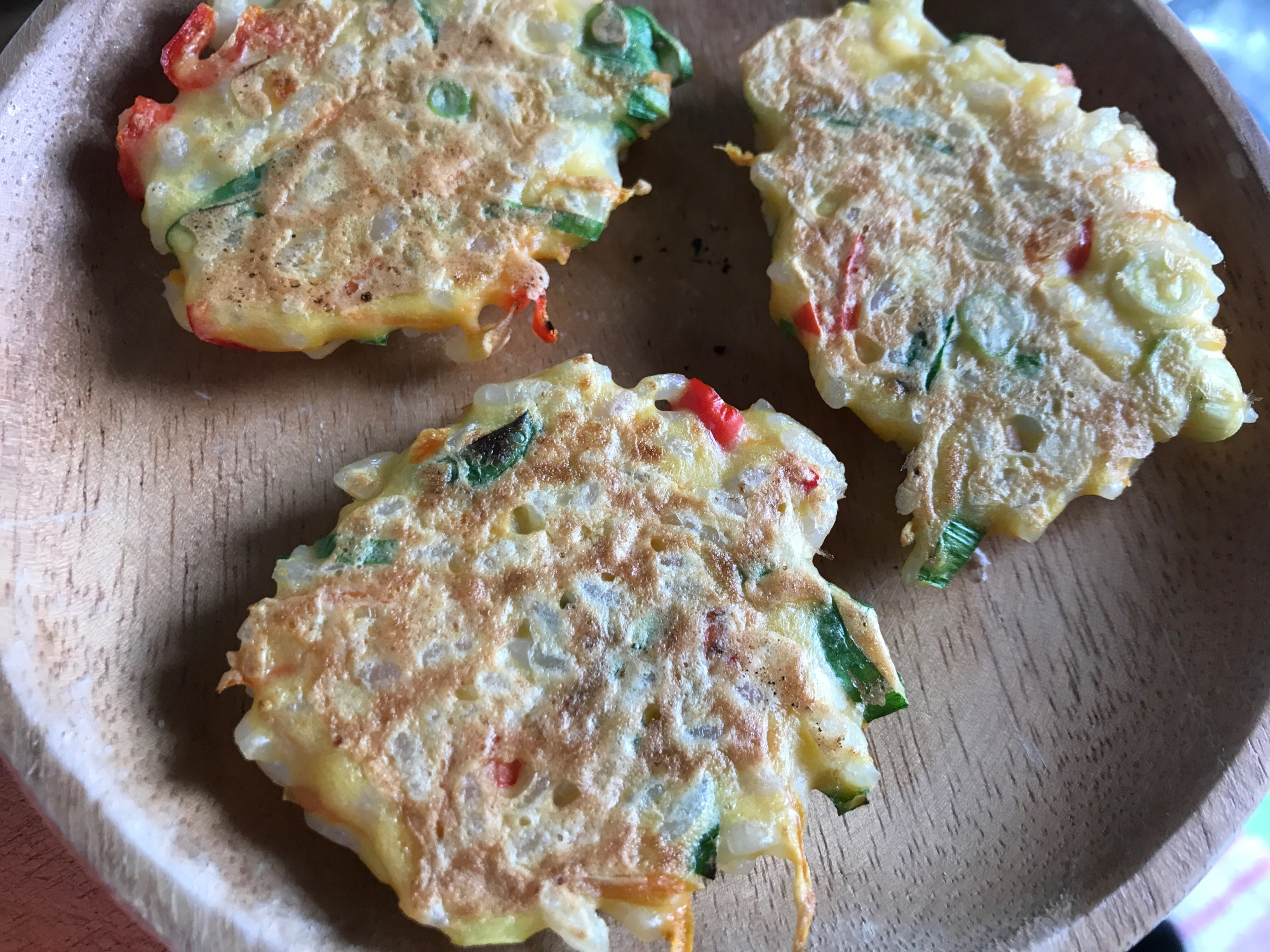 離乳食後期☆手づかみ食べに！ご飯入り好み焼き