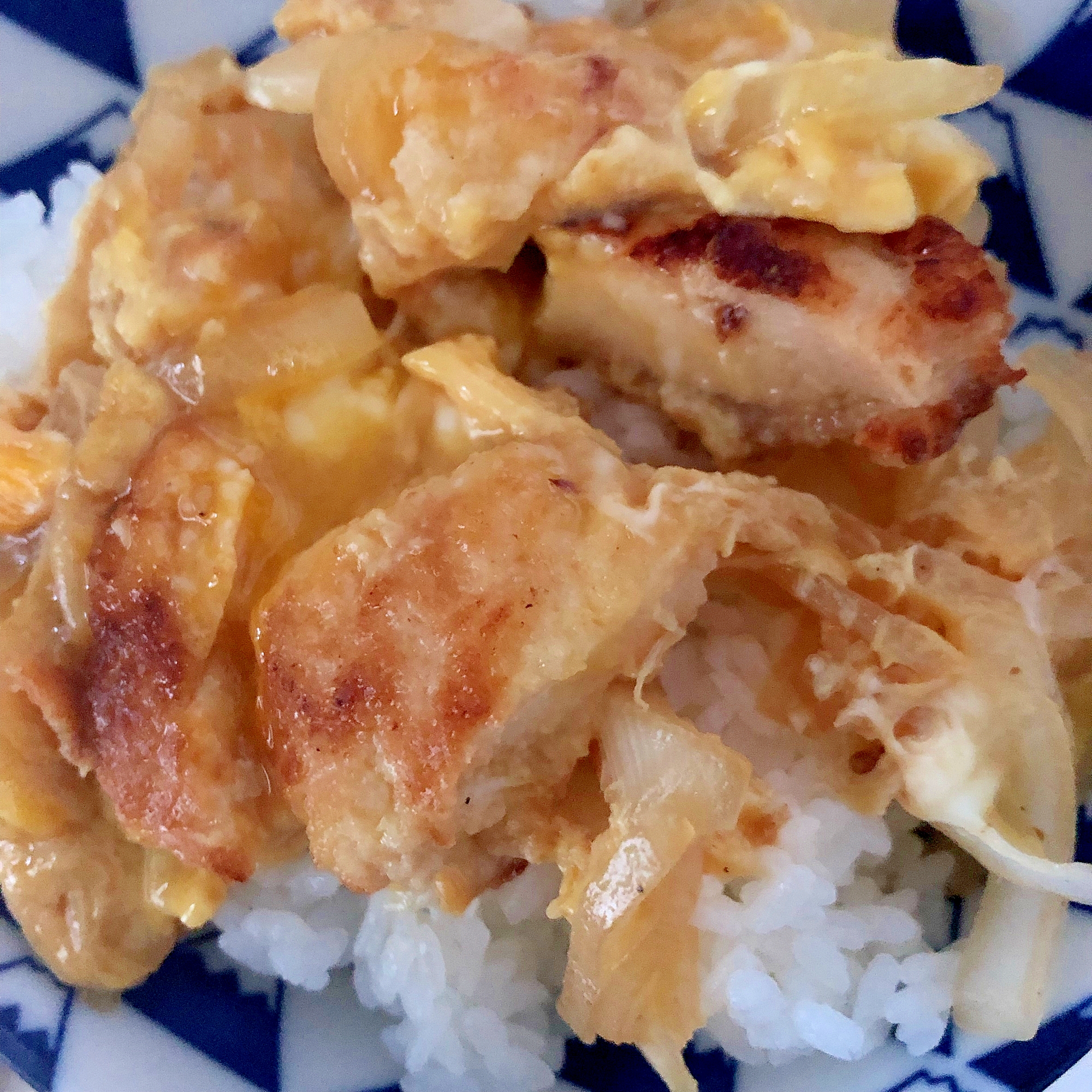 カツと卵の丼