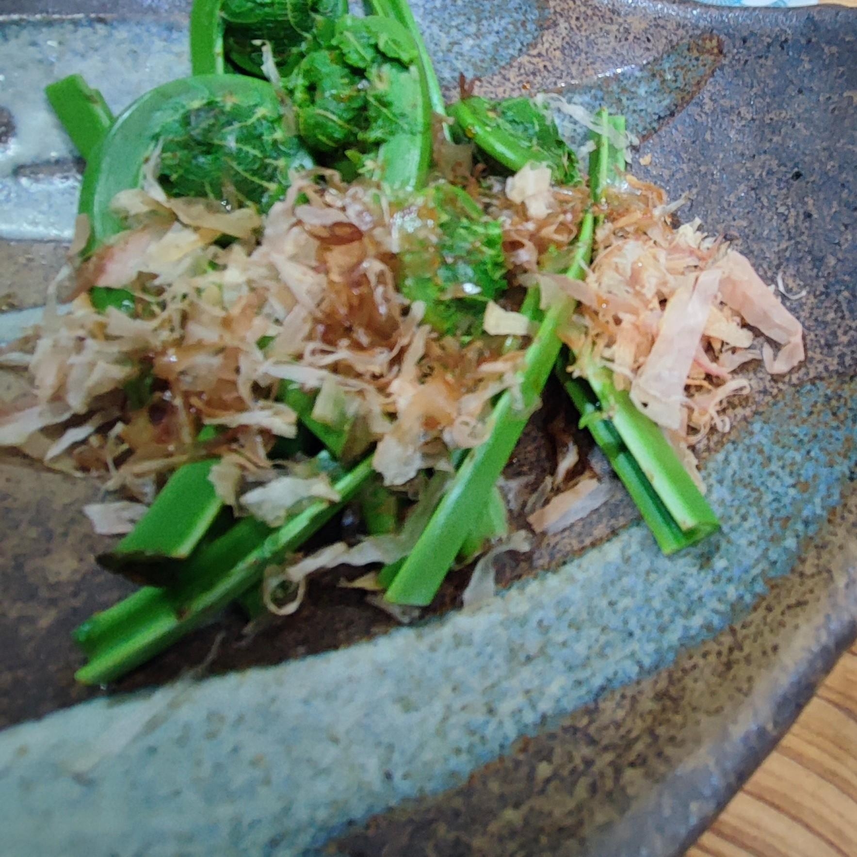 こごみのおかかポン酢