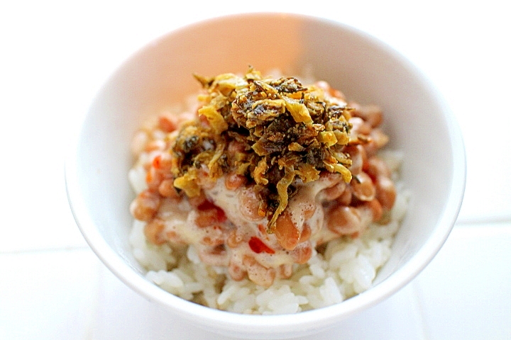 【超簡単】納豆と明太子高菜のピリ辛丼