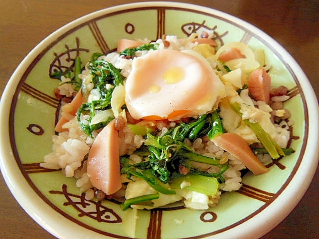 ギョニソとほうれん草の雑穀チャーハン目玉焼きのせ♪