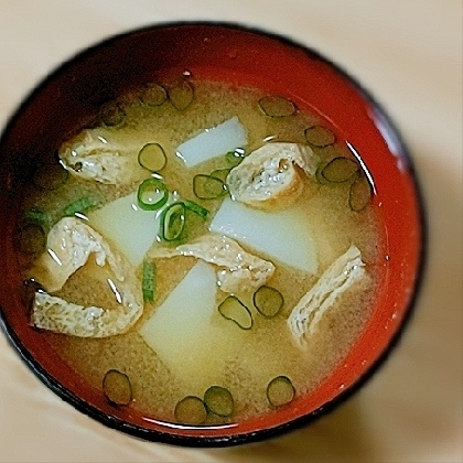 じゃがいもと油あげの味噌汁