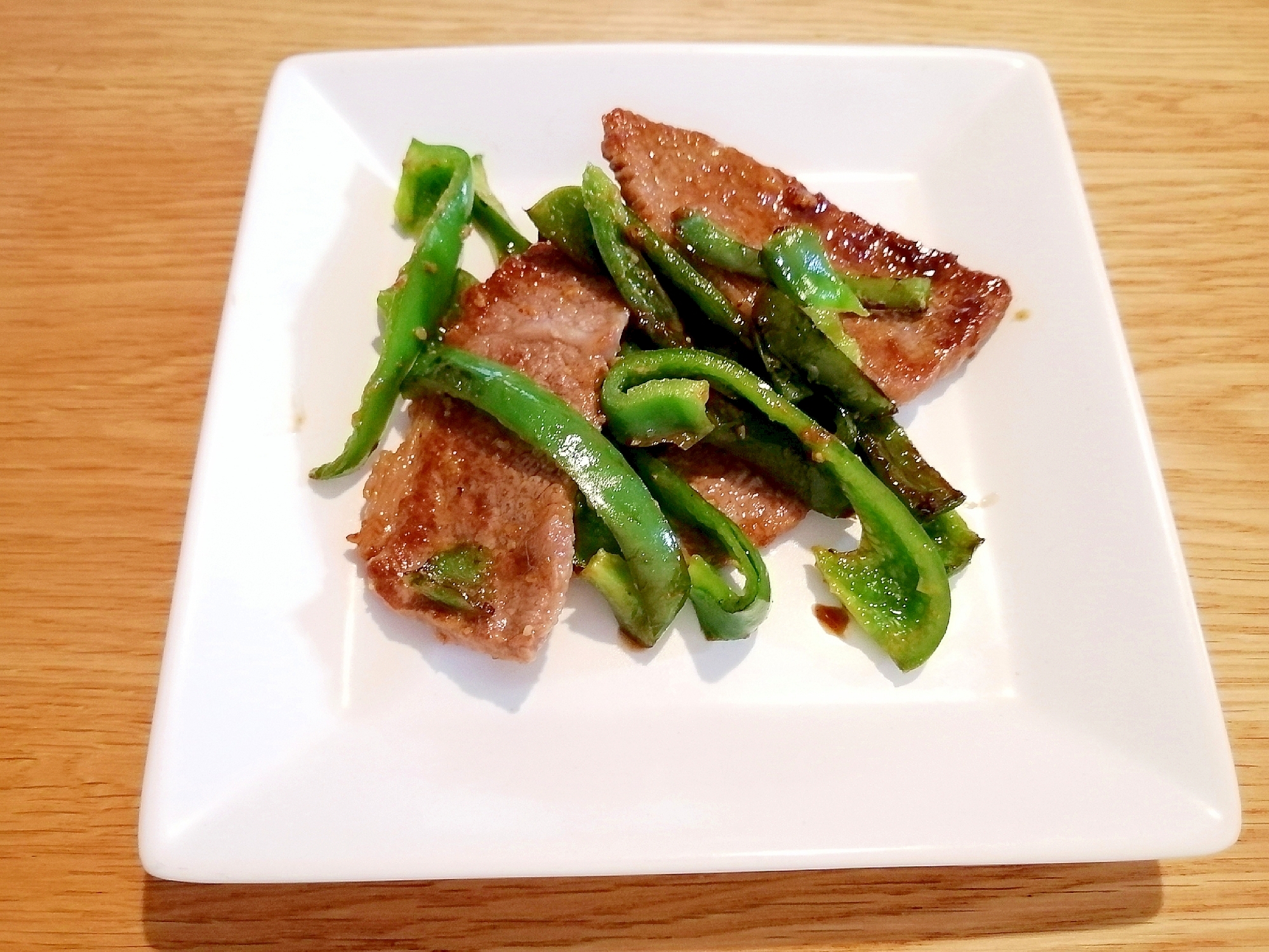 ピーマンと焼肉のおかず（１人用）