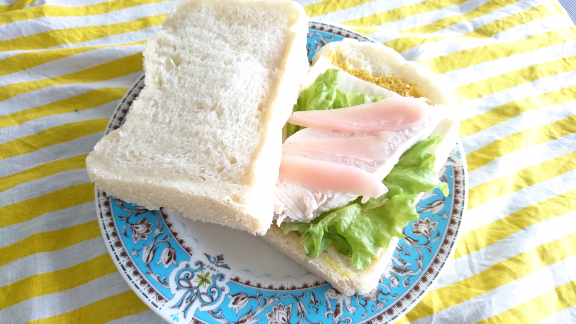 新生姜とチキンサラダのサンドイッチ
