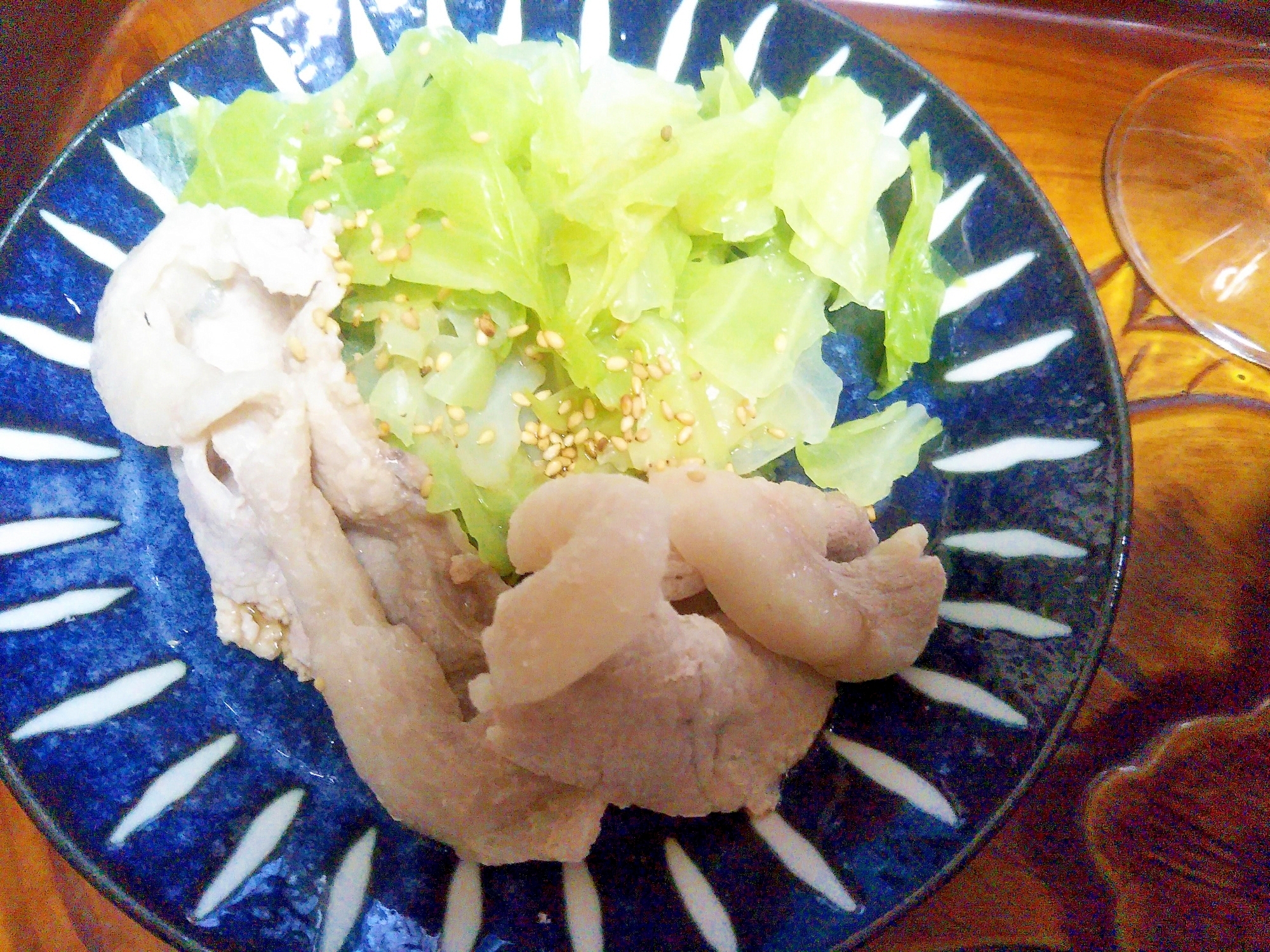 梅山豚＆キャベツのサラダ