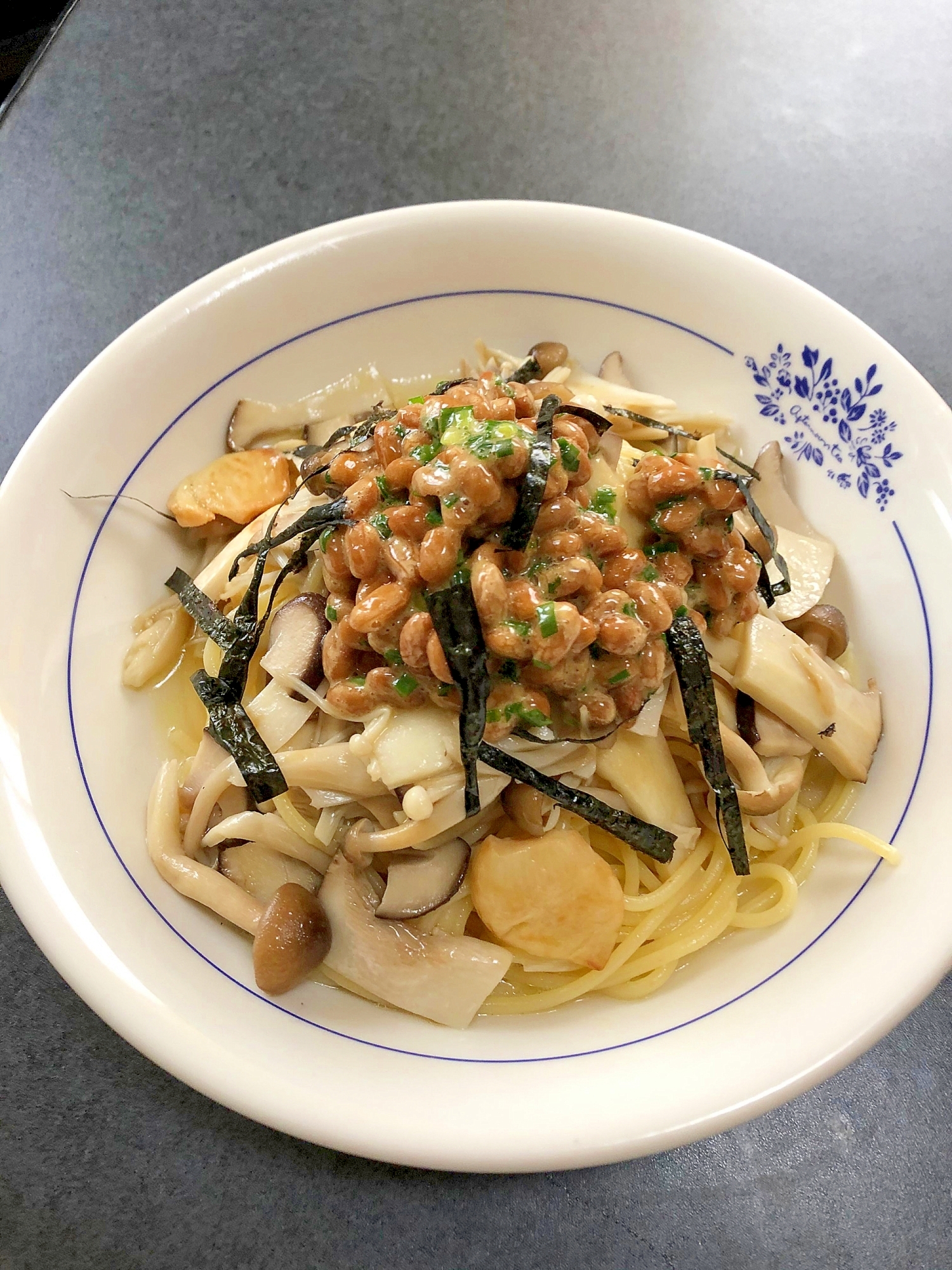 キノコと納豆のパスタ