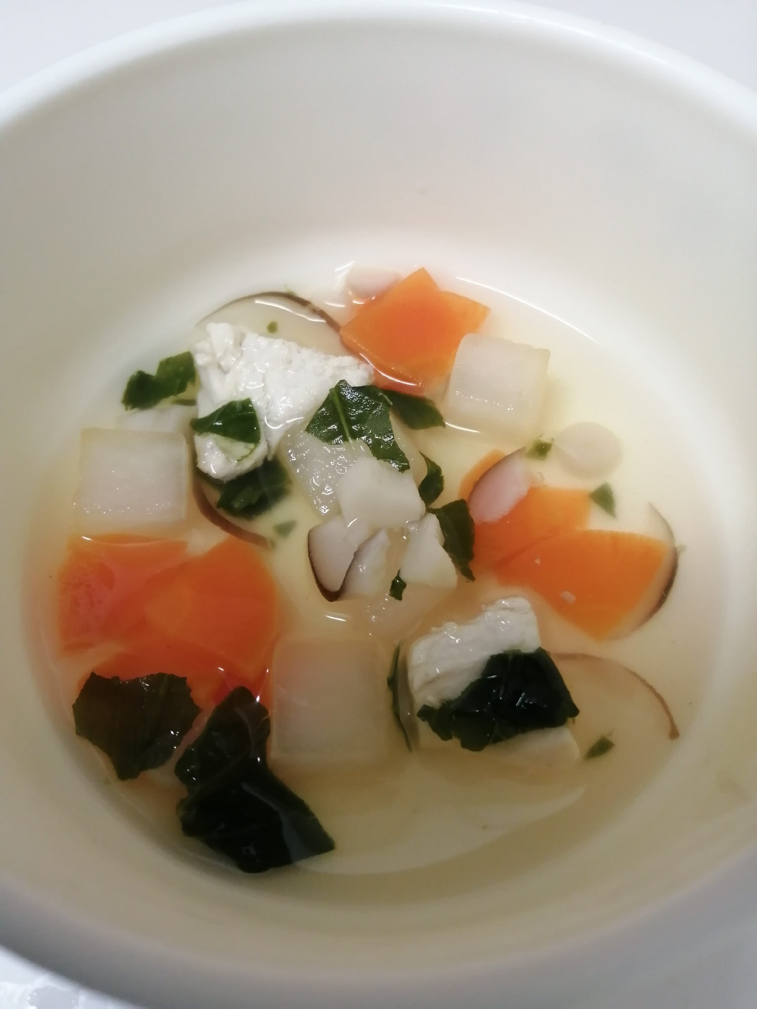 【幼児食】野菜とマグロのコンソメスープ