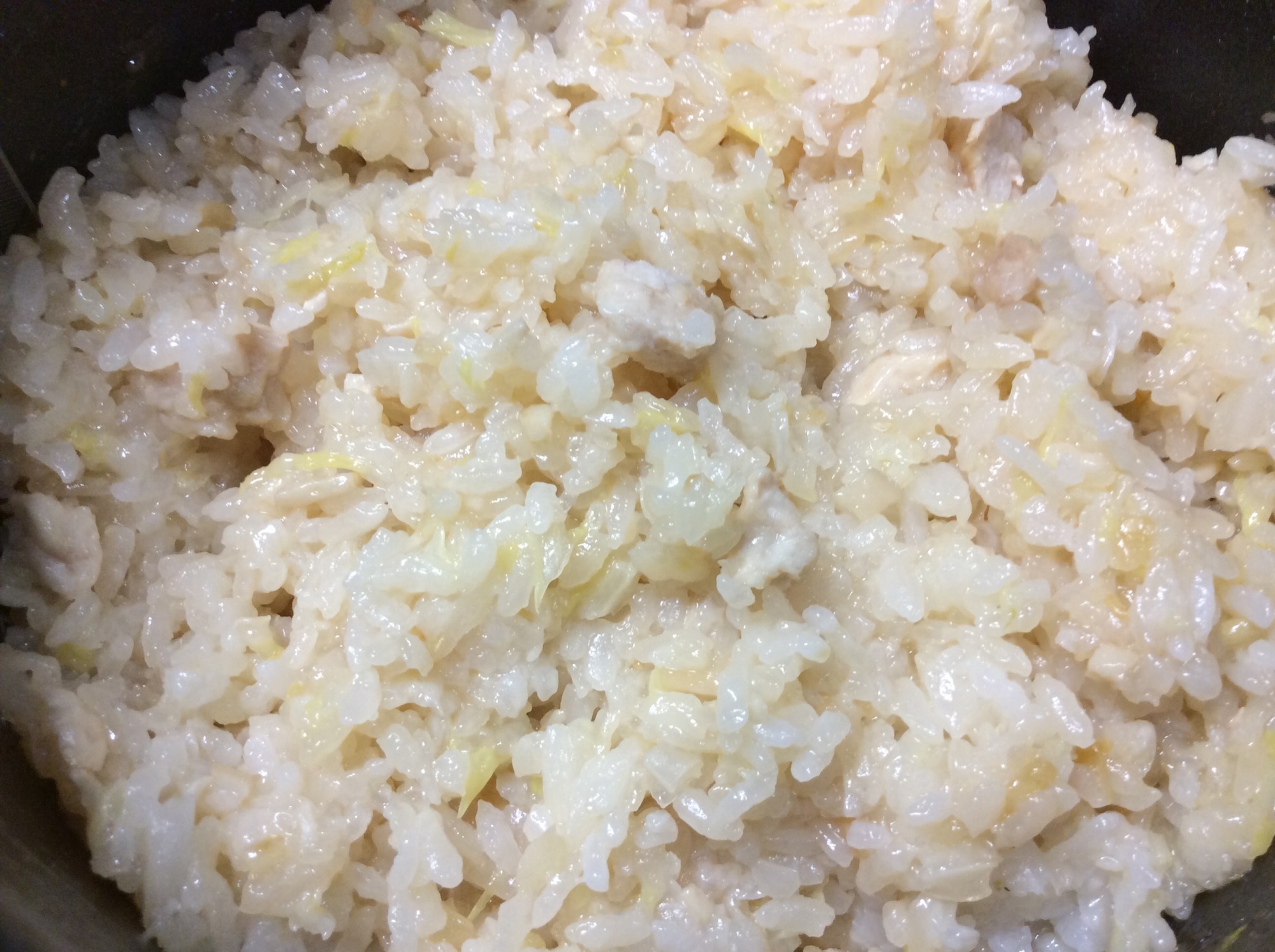 固形鍋つゆの素で鶏肉白菜エリンギ炊き込みごはん レシピ 作り方 By Akiakiaki32 楽天レシピ