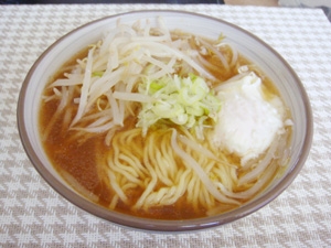 きのこのみみさんこんばんは～♪ラーメン大好きなので良く食べます♪ある野菜で作れるレシピ発見♪もやしたっぷり入れて卵入りも好き♪美味しかったですよ（*^_^*）