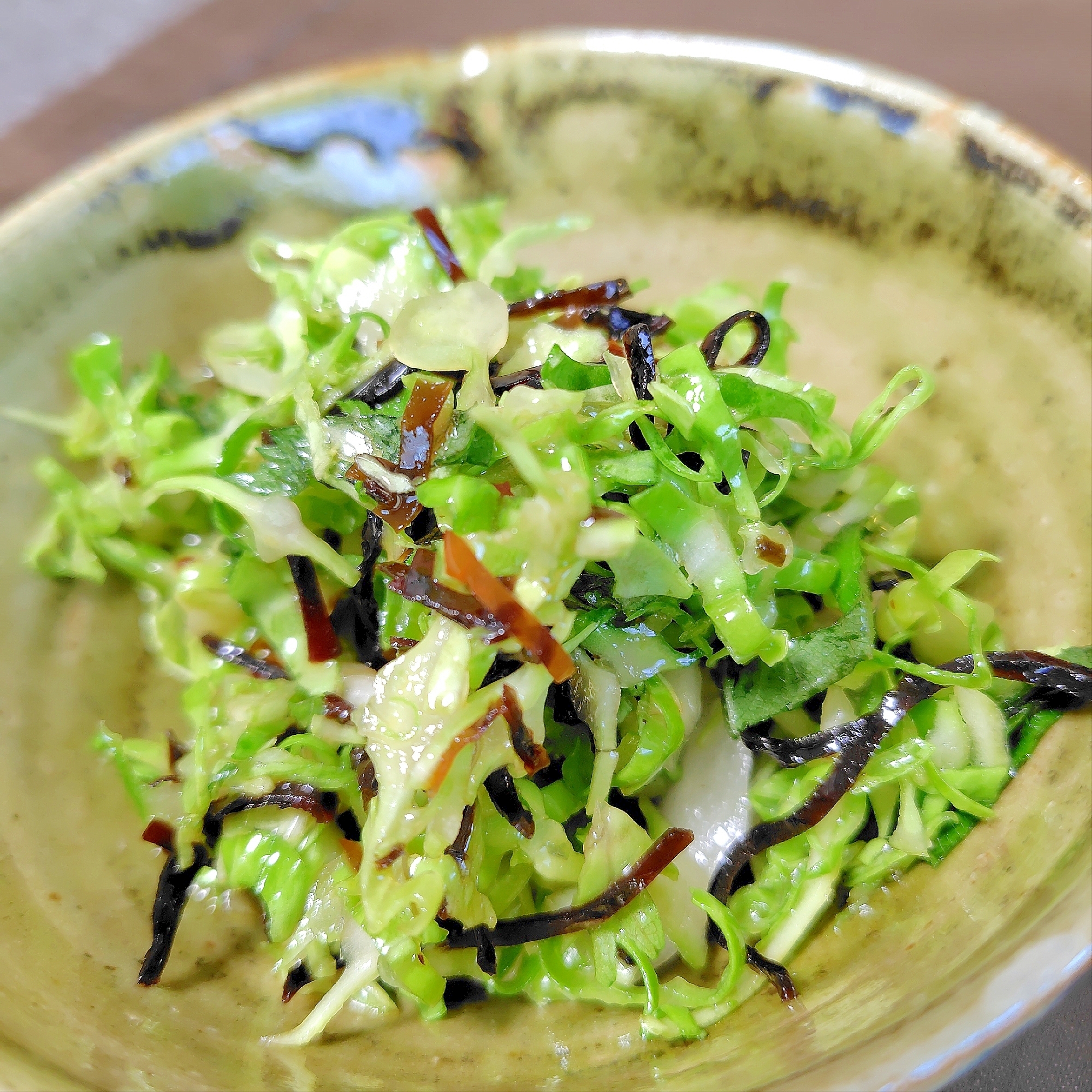 5分で！千切りキャベツと青しその塩昆布和え