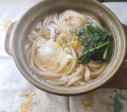 こんばんみ♪ほうれん草、たまご、焼き餅、柚子の皮で作ってみました^^とってもおいしかったです♪ごちそうさまでした(^○^)