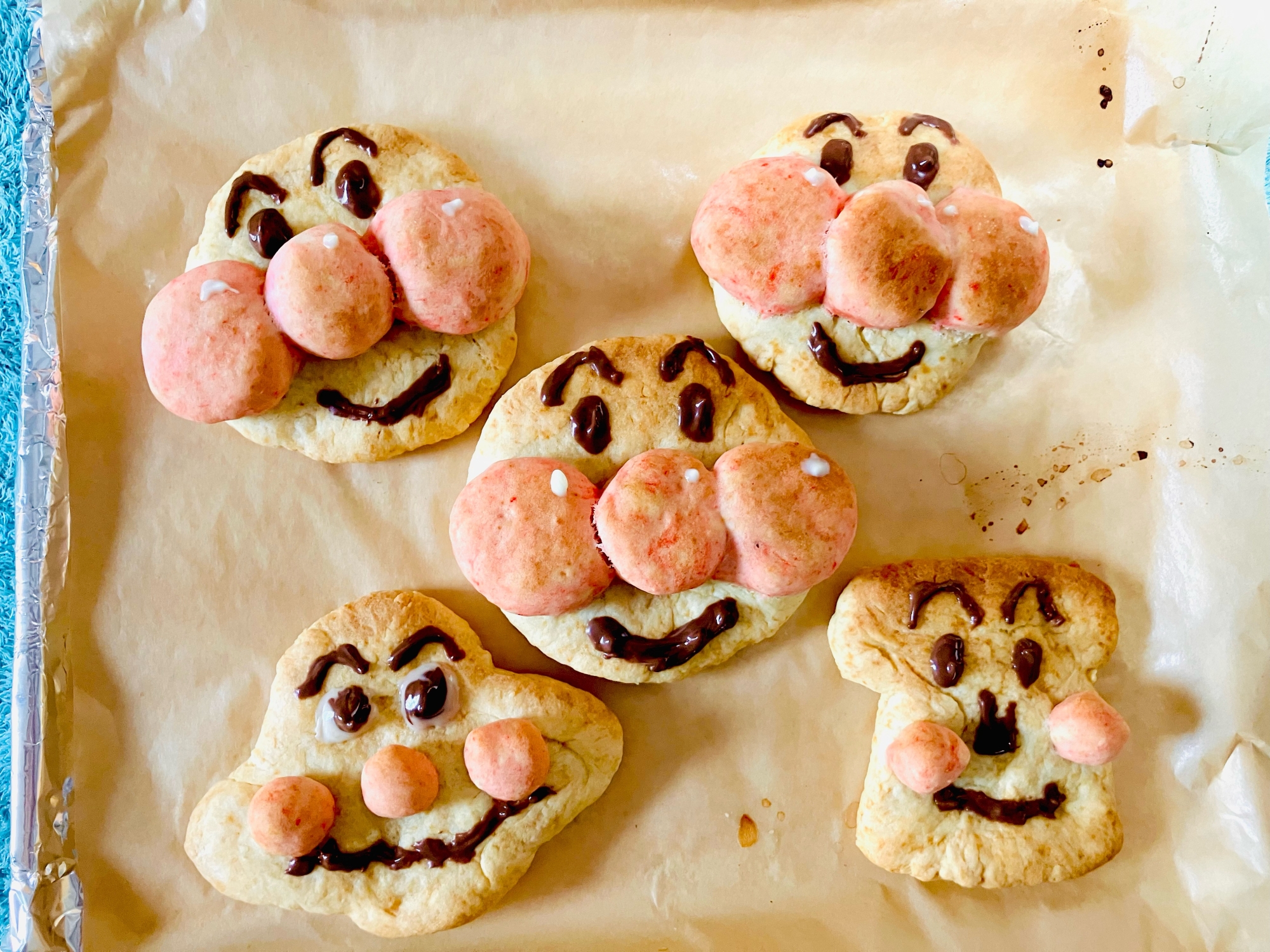 ホットケーキミックスで簡単❤️アンパンマンクッキー