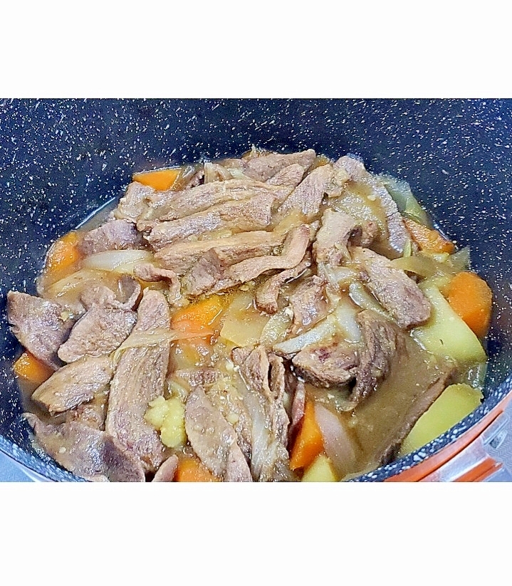 麺つゆでイノシシの手抜き肉じゃが（豚肉でもOK）