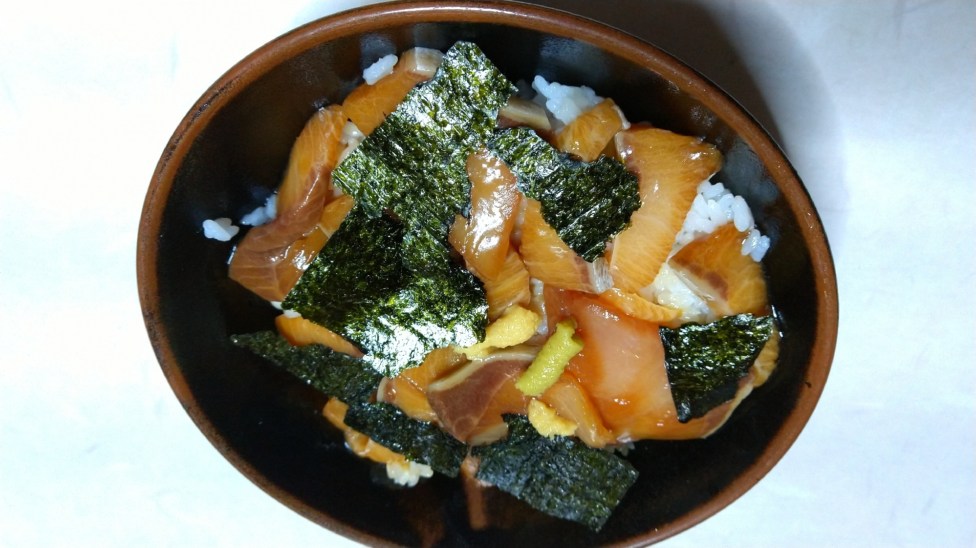 山葵と生姜の味付け海苔ブリ丼