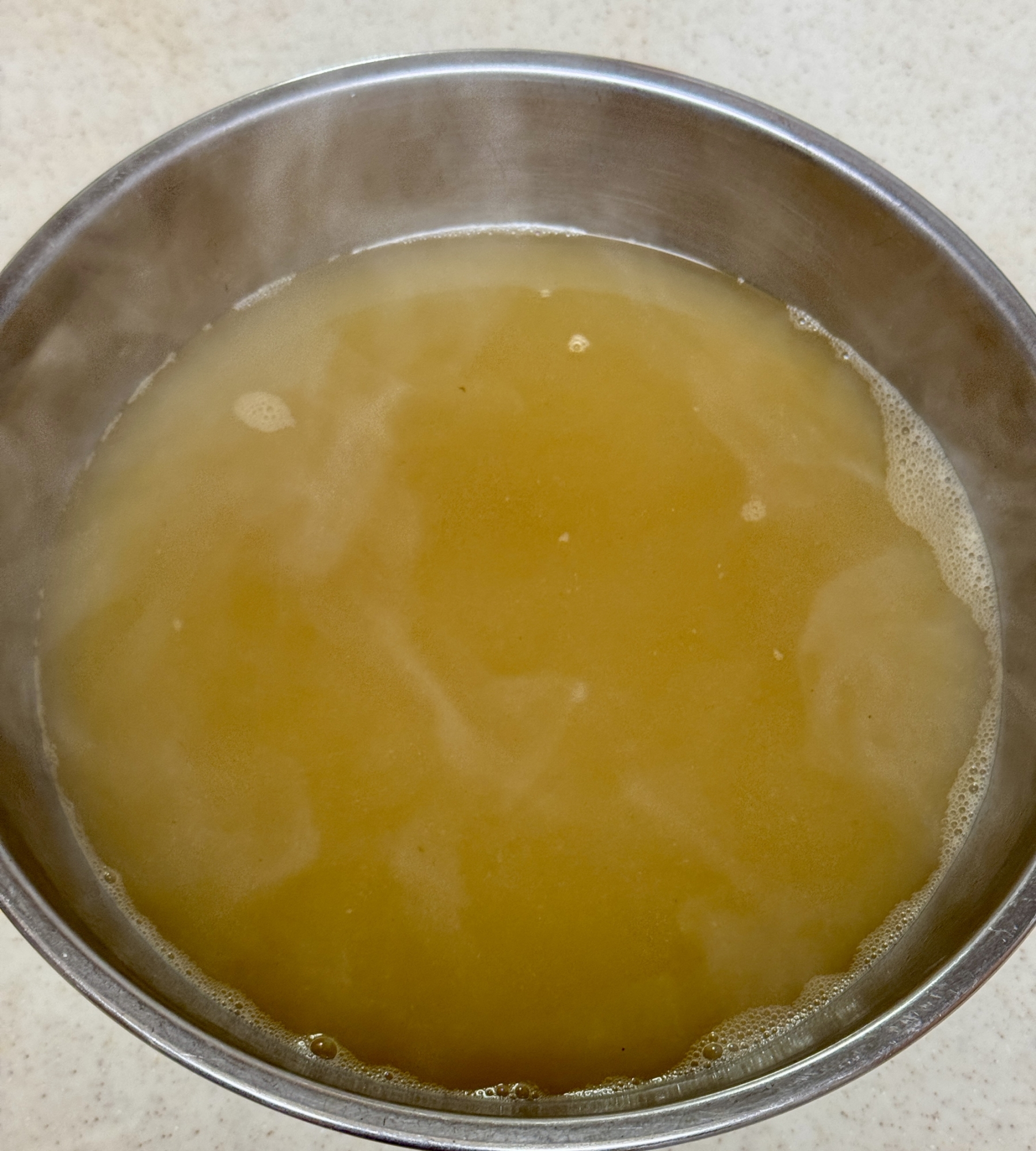 おいしくいただいた後のタラバ蟹の殻でとった☆出汁