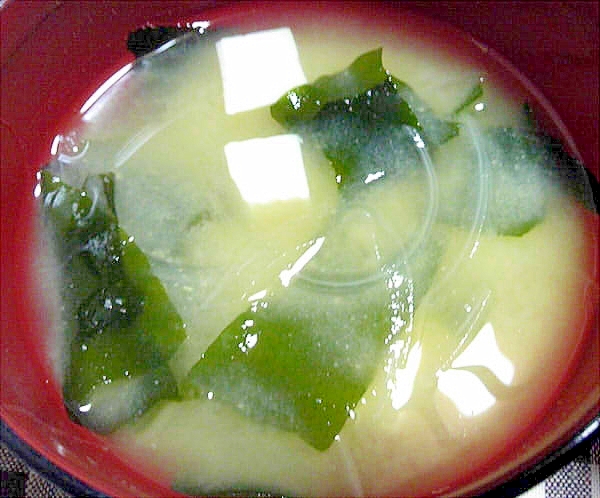 ワカメと玉ねぎと豆腐のお味噌汁 レシピ 作り方 By デラみーやん 楽天レシピ