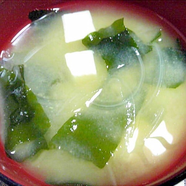 ワカメと玉ねぎと豆腐のお味噌汁 レシピ 作り方 By デラみーやん 楽天レシピ ワカメと玉ねぎと豆腐のお味噌汁 レシピ 作り方 By デラみーやん 楽天レシピ