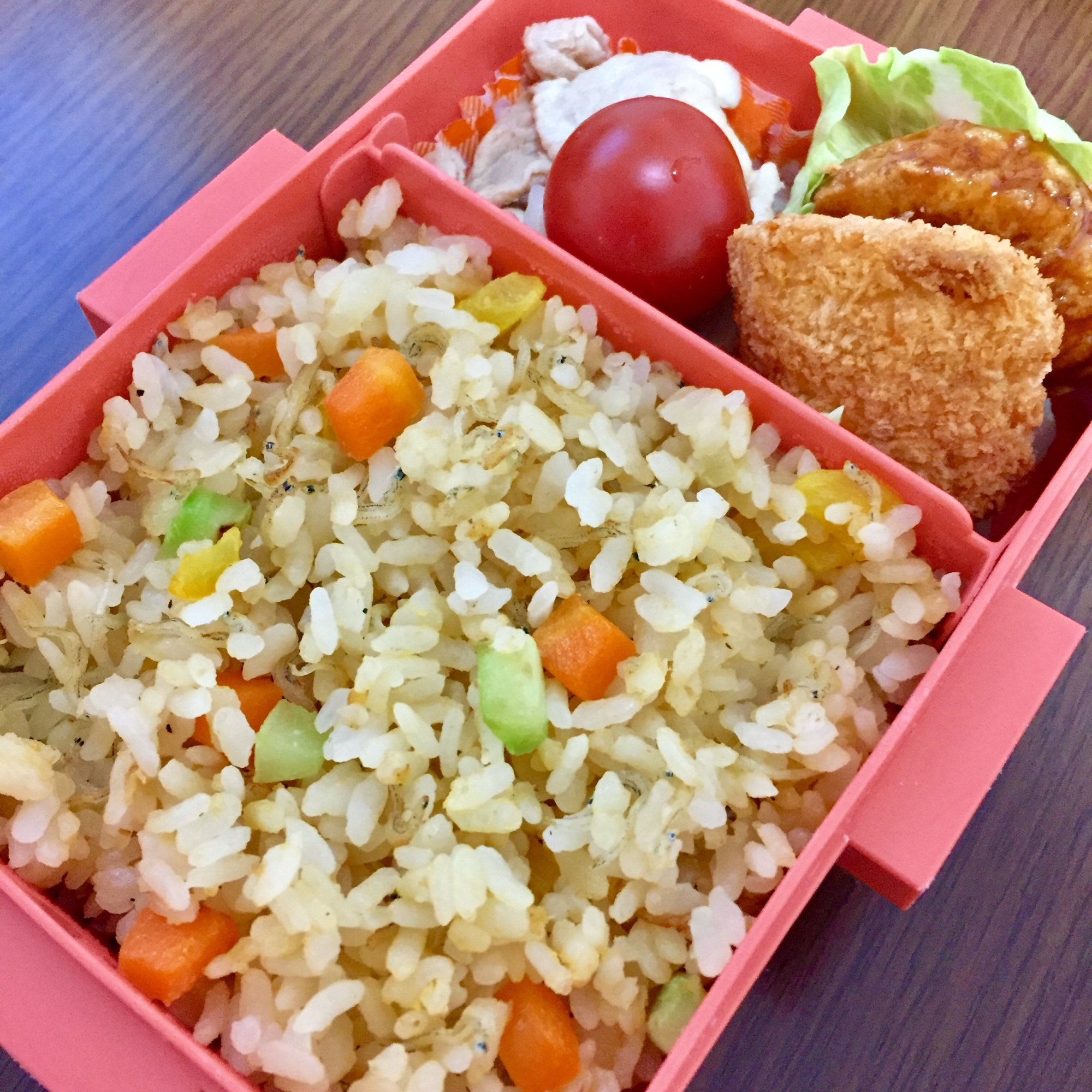 野菜たっぷりチャーハン弁当♫