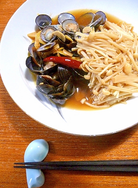 台湾料理☆しじみの醤油漬けとエノキのさっと煮