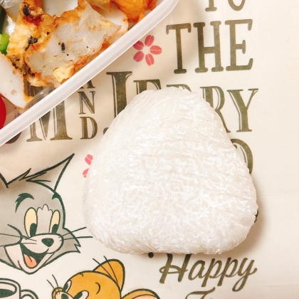 残ったお刺身のおにぎり弁当