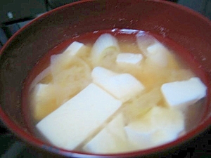 豆腐とねぎの素朴な味噌汁☆