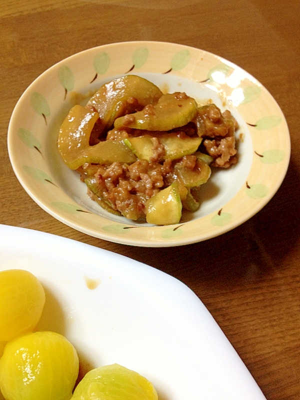 夏バテ対策。弁当にも。瓜（ウリ）とひき肉の味噌炒め