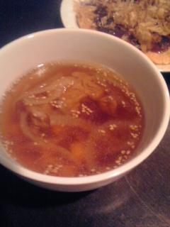 中落ちカルビの醤油ベーススープ