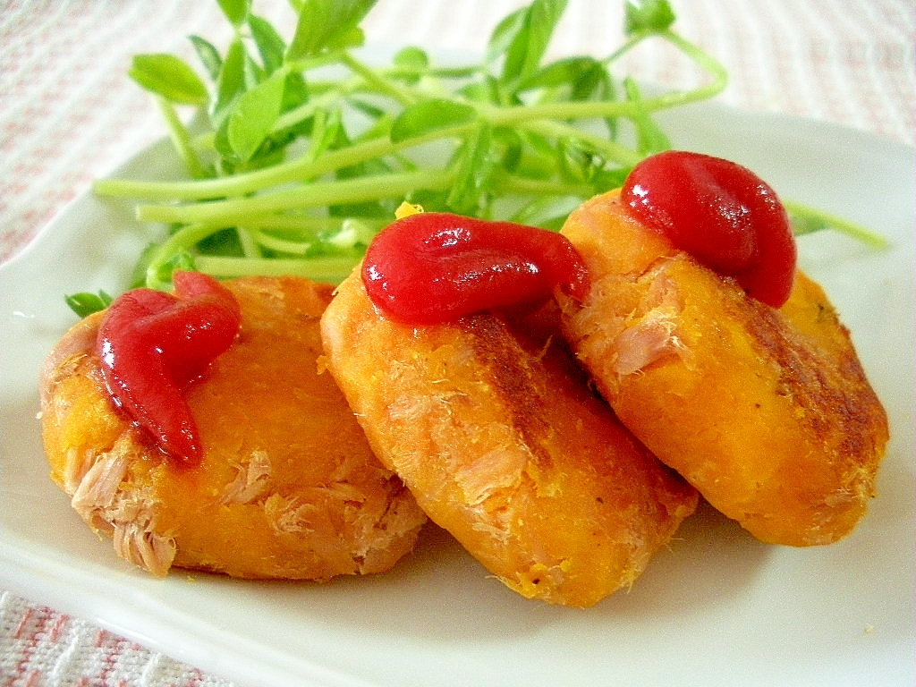 お弁当に!かぼちゃとツナのレンジ蒸しお焼き