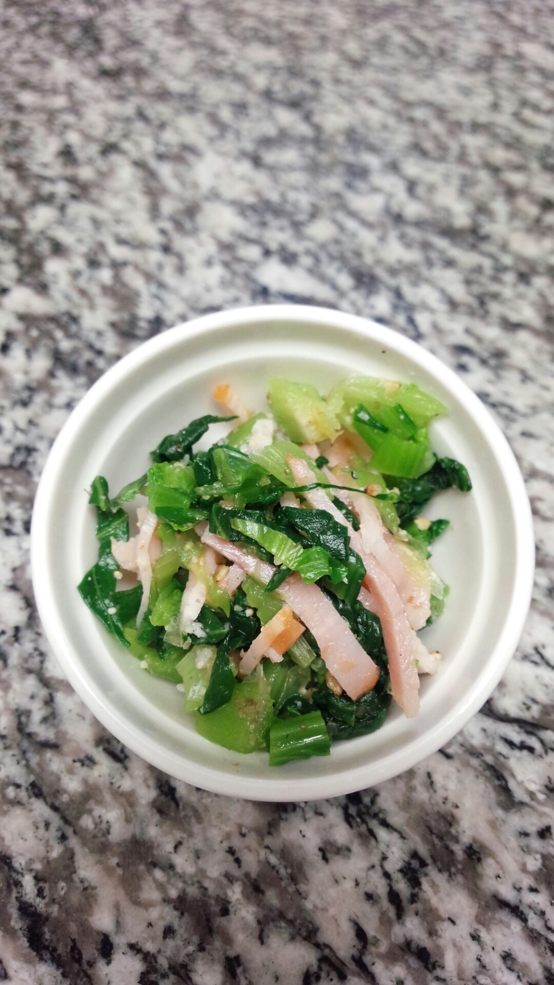 子どもも食べる 小松菜とベーコンの副菜 レシピ 作り方 By ゆず夏色 楽天レシピ