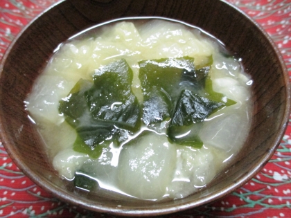 ワタは捨てずに☆　「冬瓜とわかめの味噌汁」