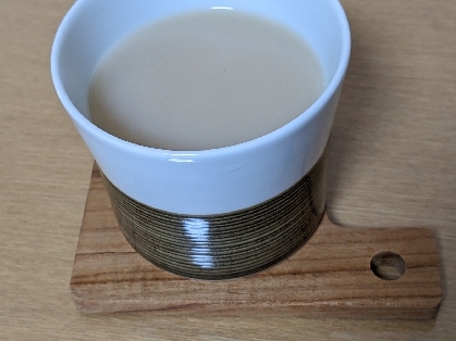 焙じ玄米茶でミルクティ