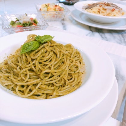 いちかさんのレシピの半量で作り、パスタで頂きました！ハンドブレンダーで簡単でした！アーモンドパウダーだと簡単ですね♪美味しかったです。また作ります✩.*˚