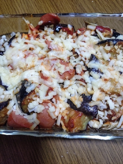 簡単♪なすとウインナーのチーズ焼き