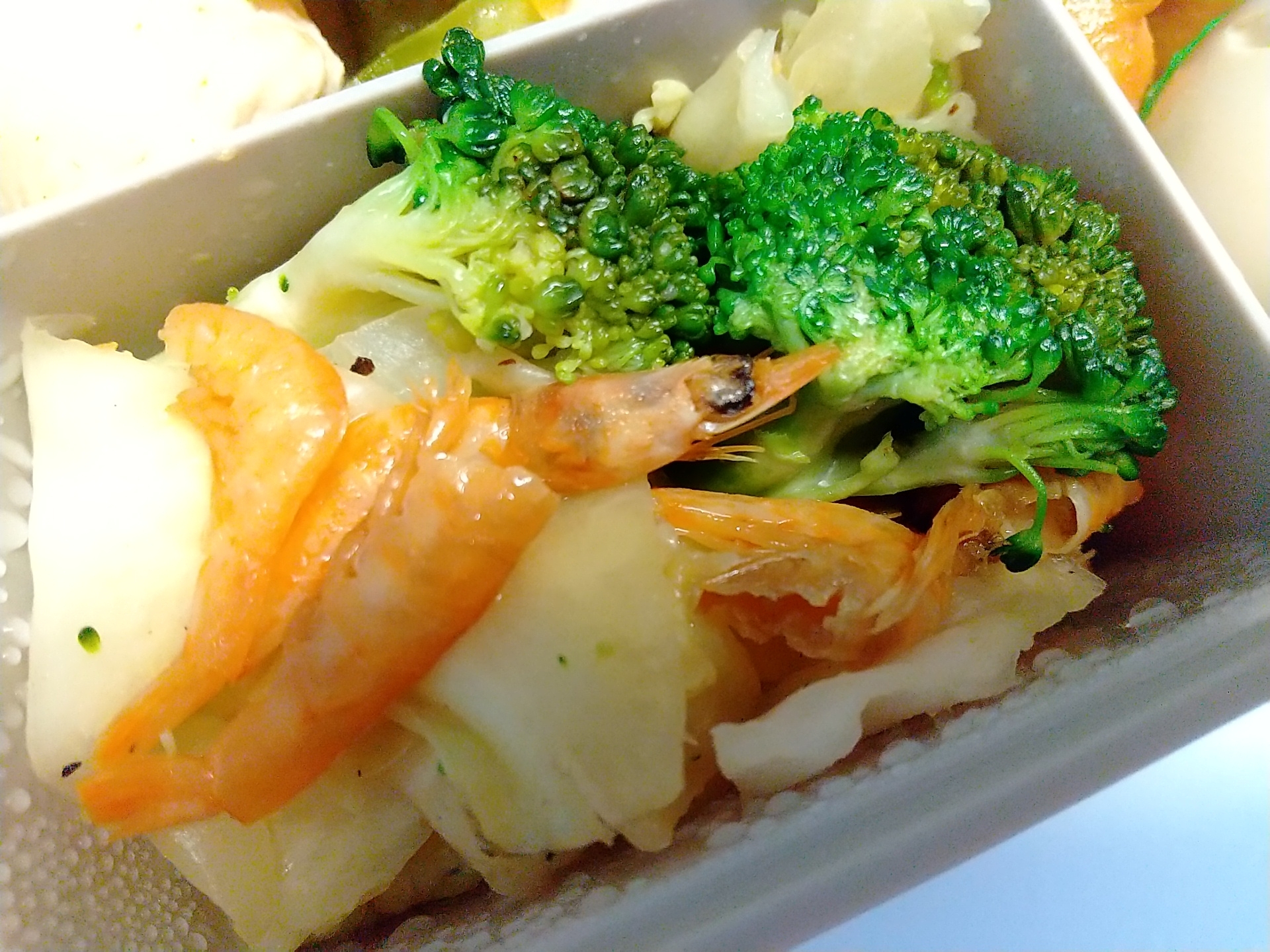 乾燥海老とブロッコリーのガーリック炒め