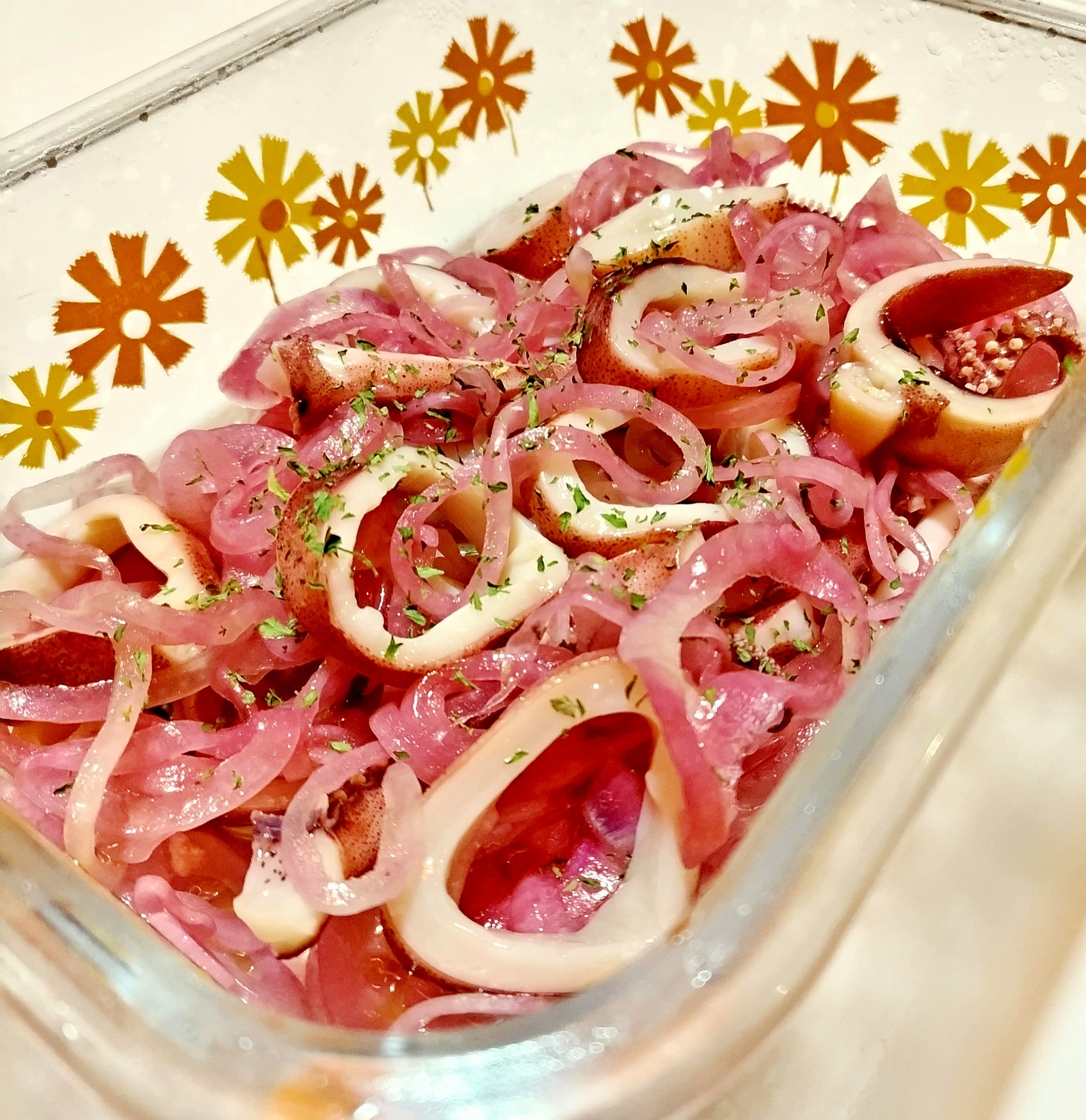 赤玉ねぎとイカのマリネ