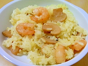 炊飯器で簡単炊き込みサフランピラフ