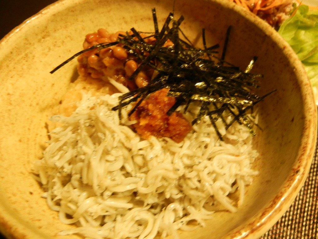 納豆しらすおろし丼