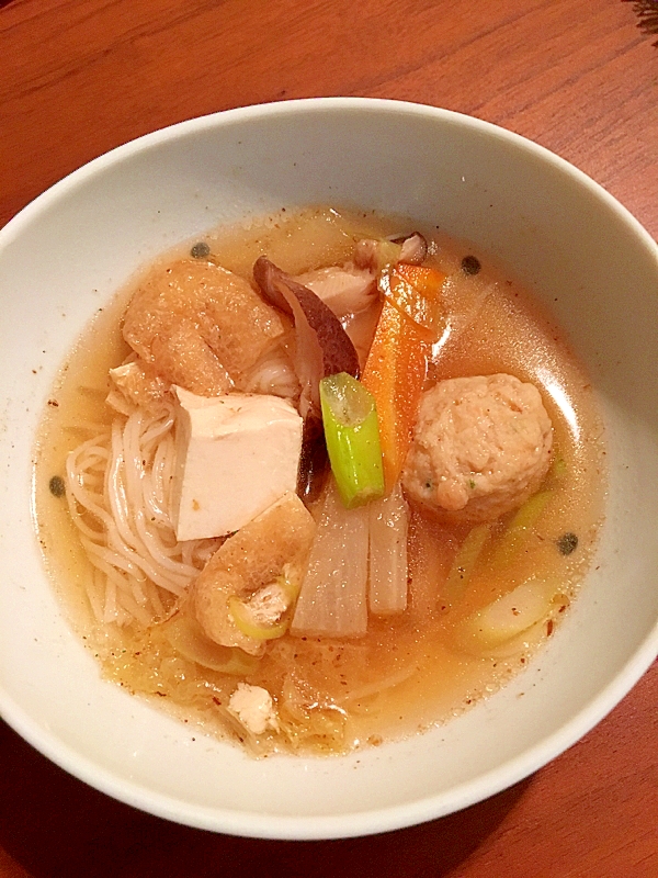 茅乃舎だしで鶏団子スープ