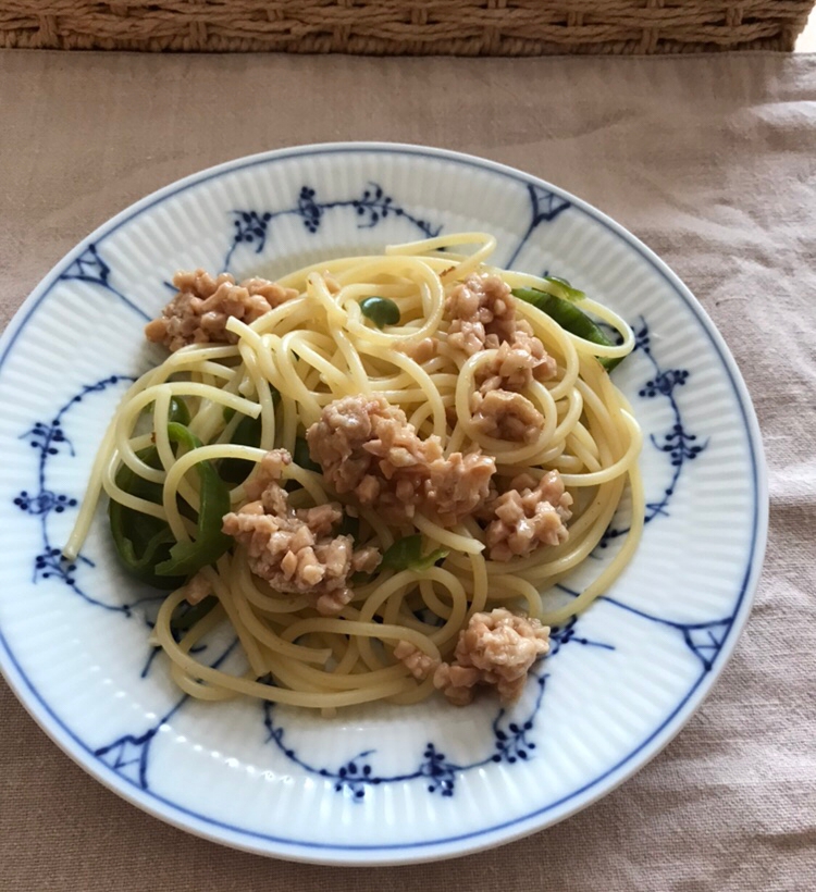 ひきわり納豆とピーマンのパスタ