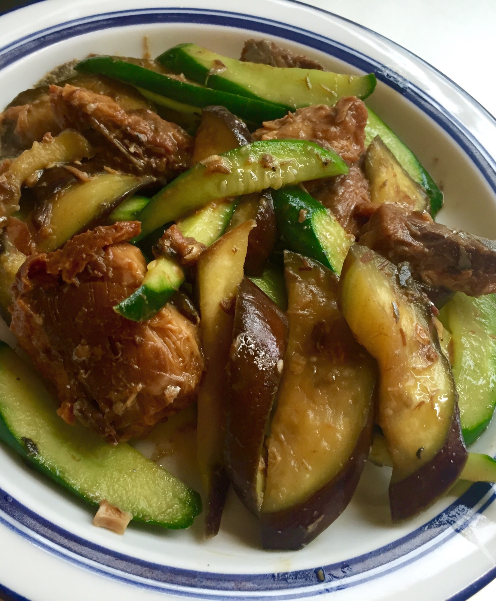 直ぐできて簡単＊鯖味噌煮缶で茄子・きゅうりの炒め物