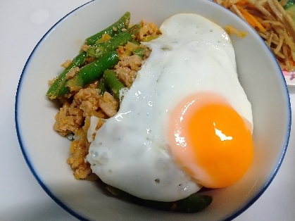 ささげ（インゲン）豚ひき肉のアジアン炒め