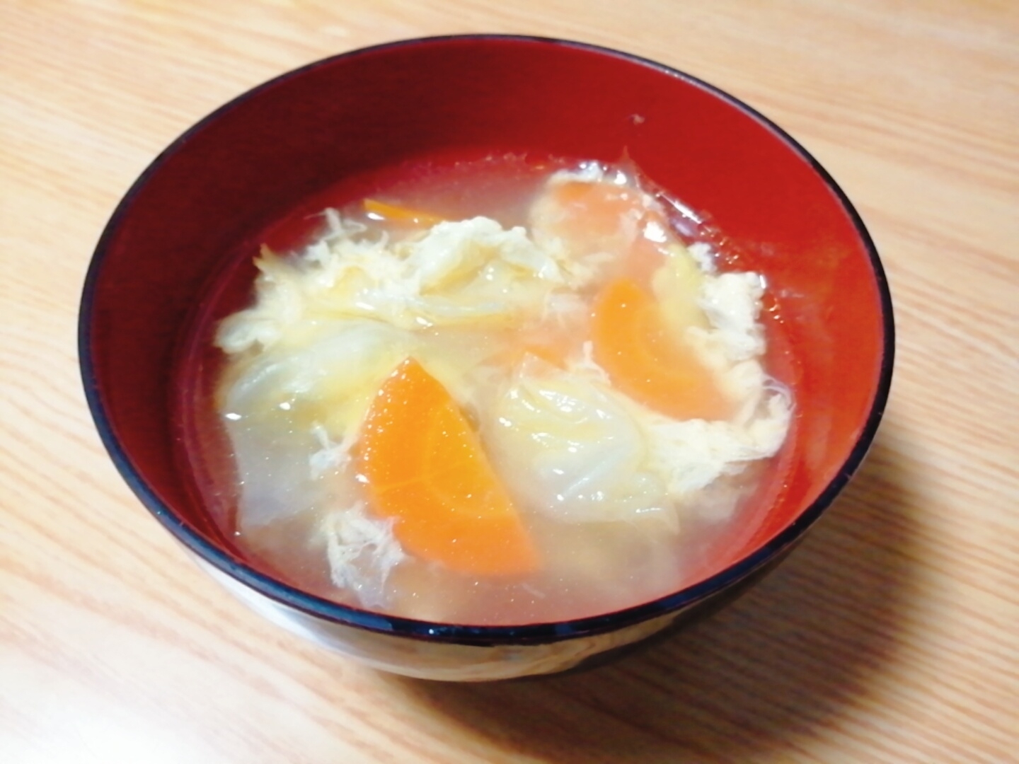 キャベツと人参と卵の中華スープ