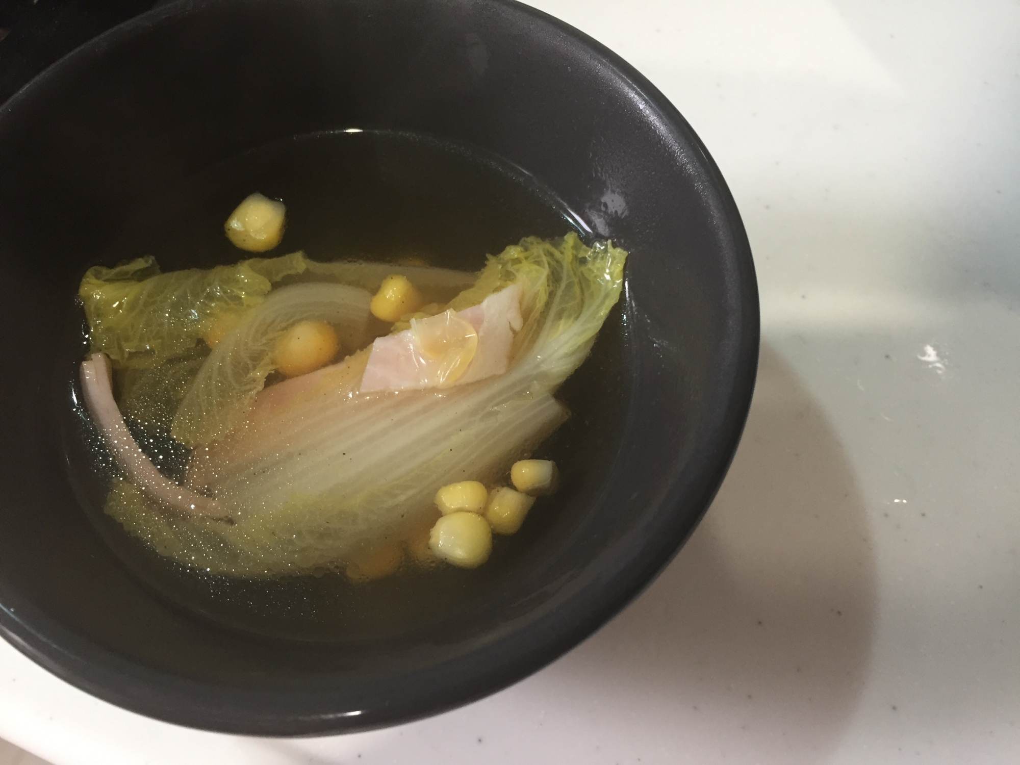 【汁物レシピ】白菜とコーンのコンソメスープ