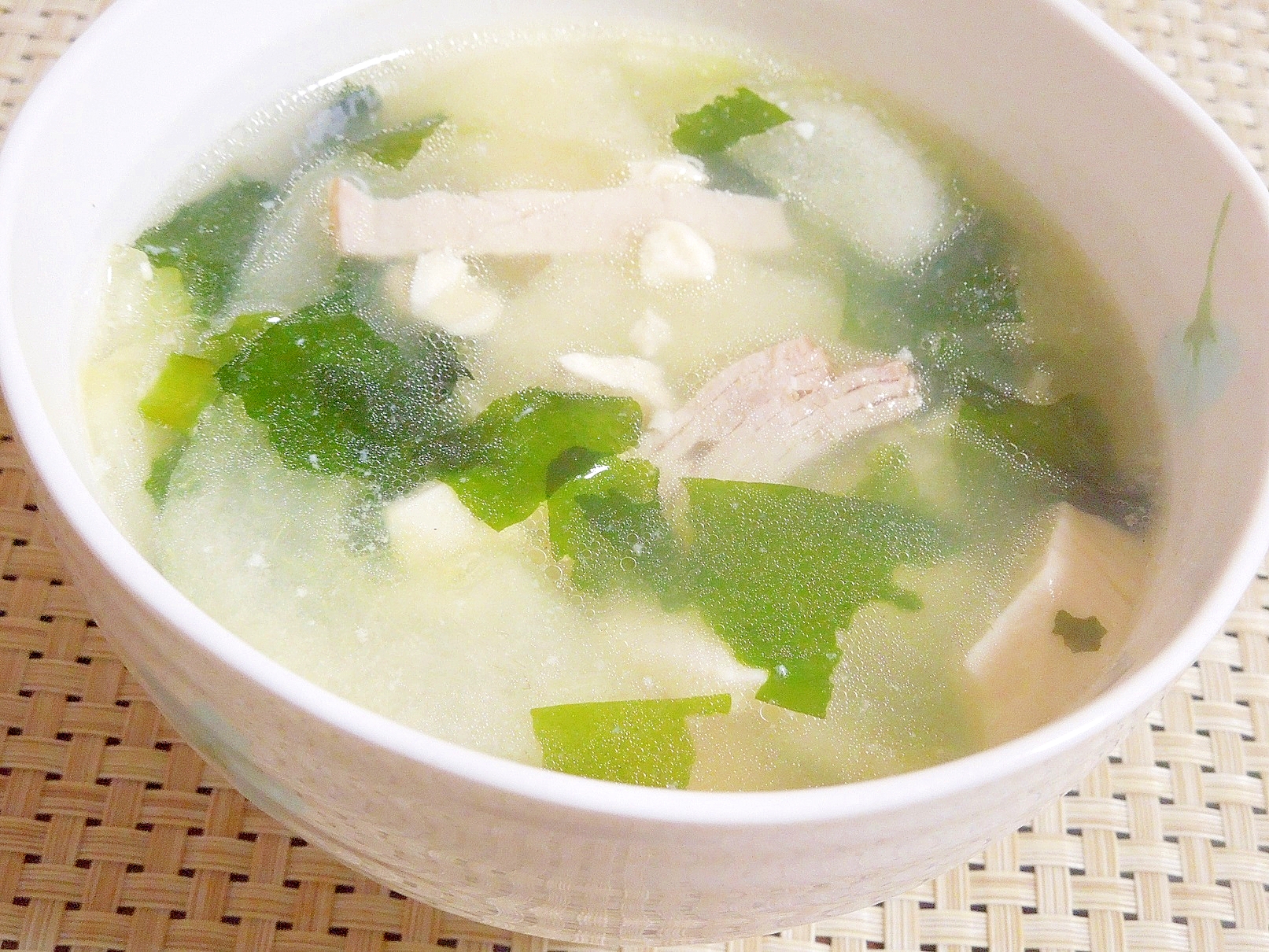 絹豆腐と冬瓜のシャンタンスープ